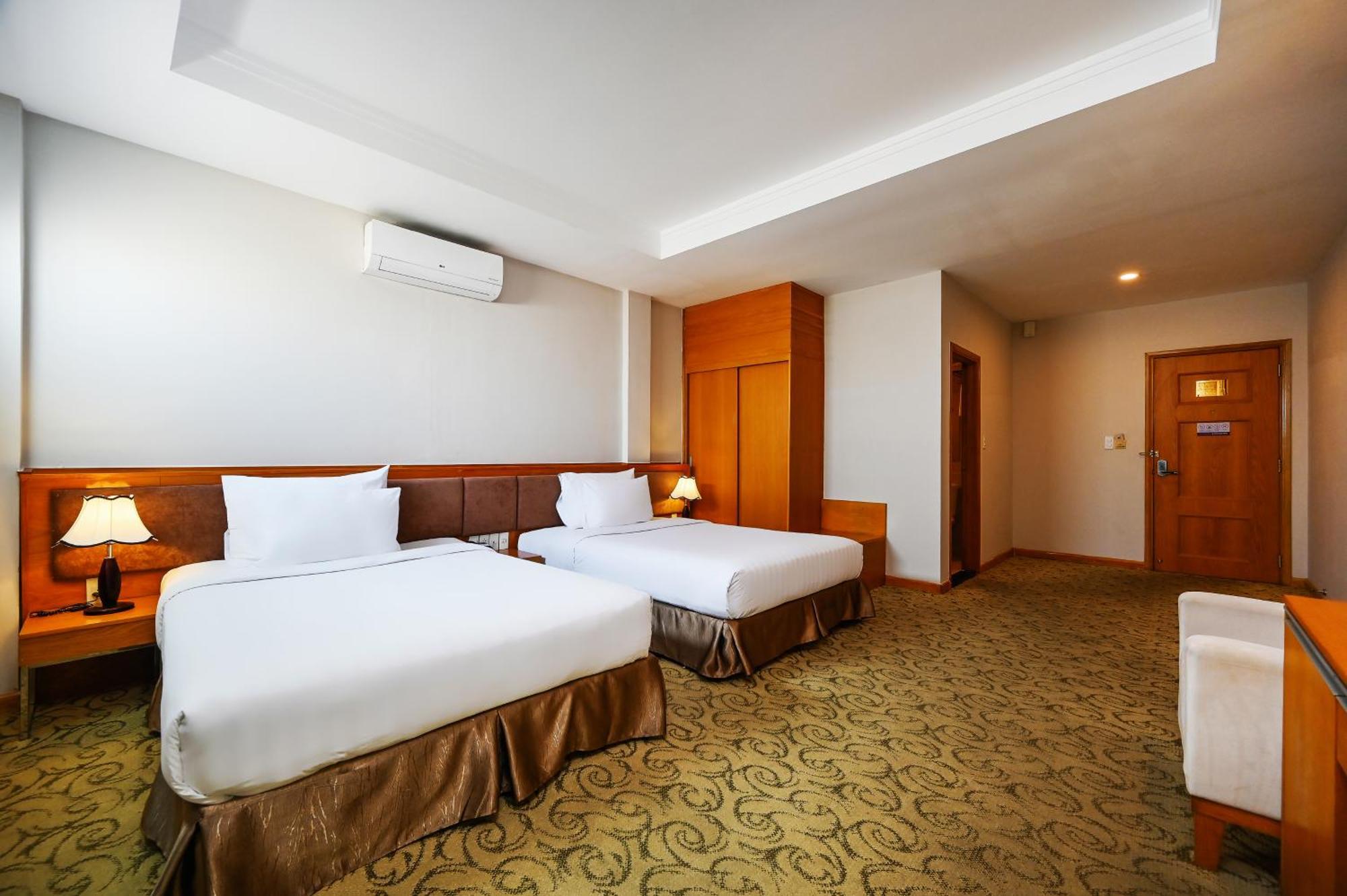Ttc Hotel Deluxe Airport Ho Şi Min Exterior foto
