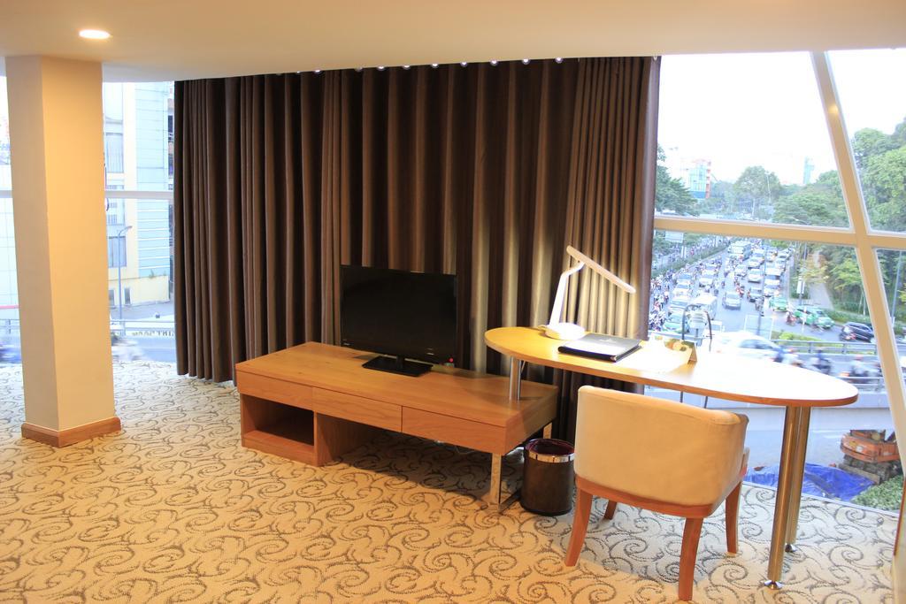 Ttc Hotel Deluxe Airport Ho Şi Min Exterior foto